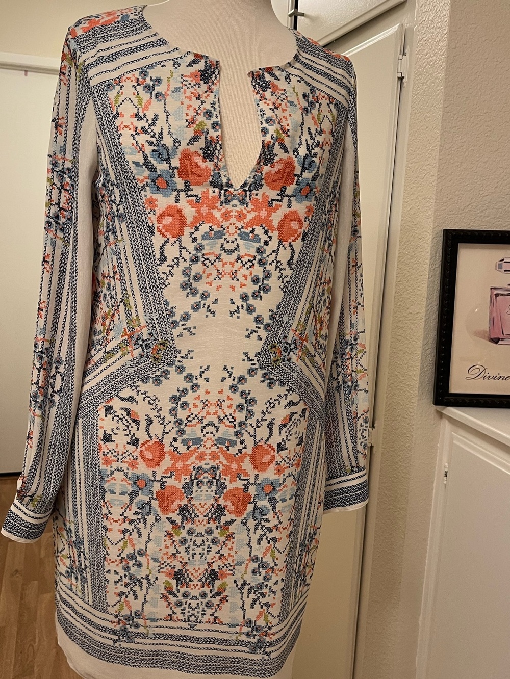 BCBGMaxAzria Cross-Stitch Floral Long-Sleeve Shift Dress - Size M